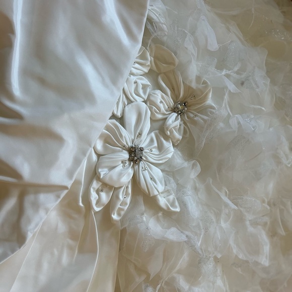 Kitty Chen Couture size 8 wedding dress.  Never worn! - Picture 8 of 9